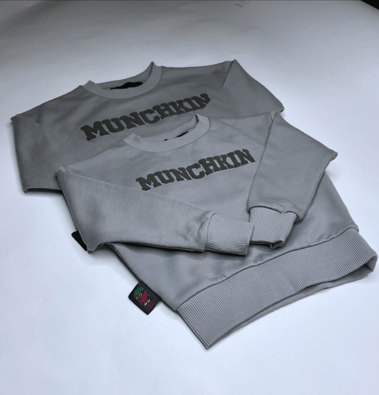 'MUNCHKIN' Crewneck with Black Print